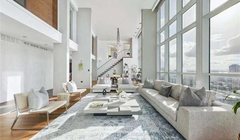 Modern Penthouse Apartment